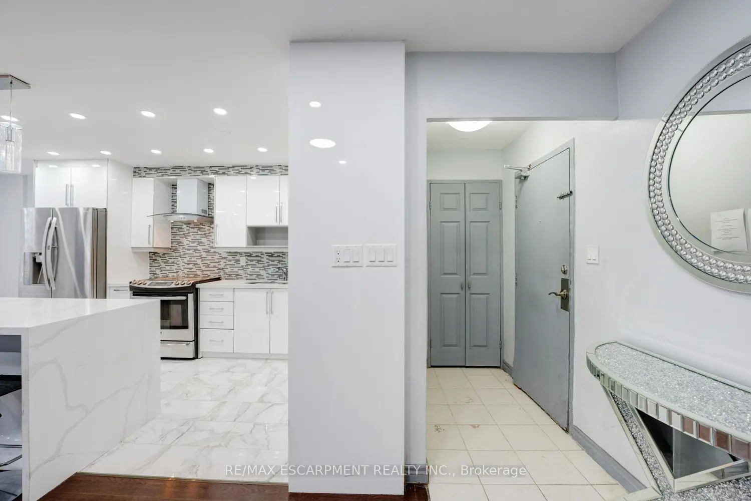 Additional image 4 of 10 Edgecliff Golfway 206