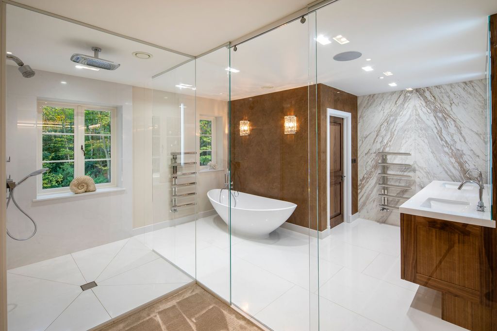 Additional image 19 of 6 bed detached house to rentStoke Wood, Stoke Poges SL2
