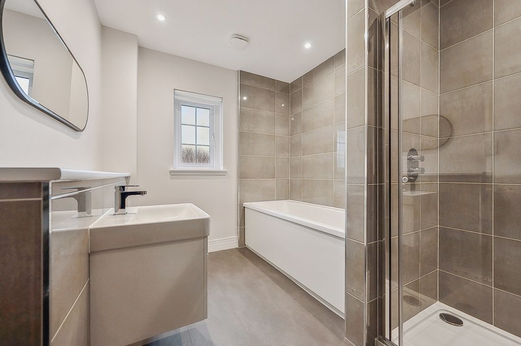 Additional image 33 of 5 bed detached house to rentDalgleish Drive, Bearsden, Glasgow G61