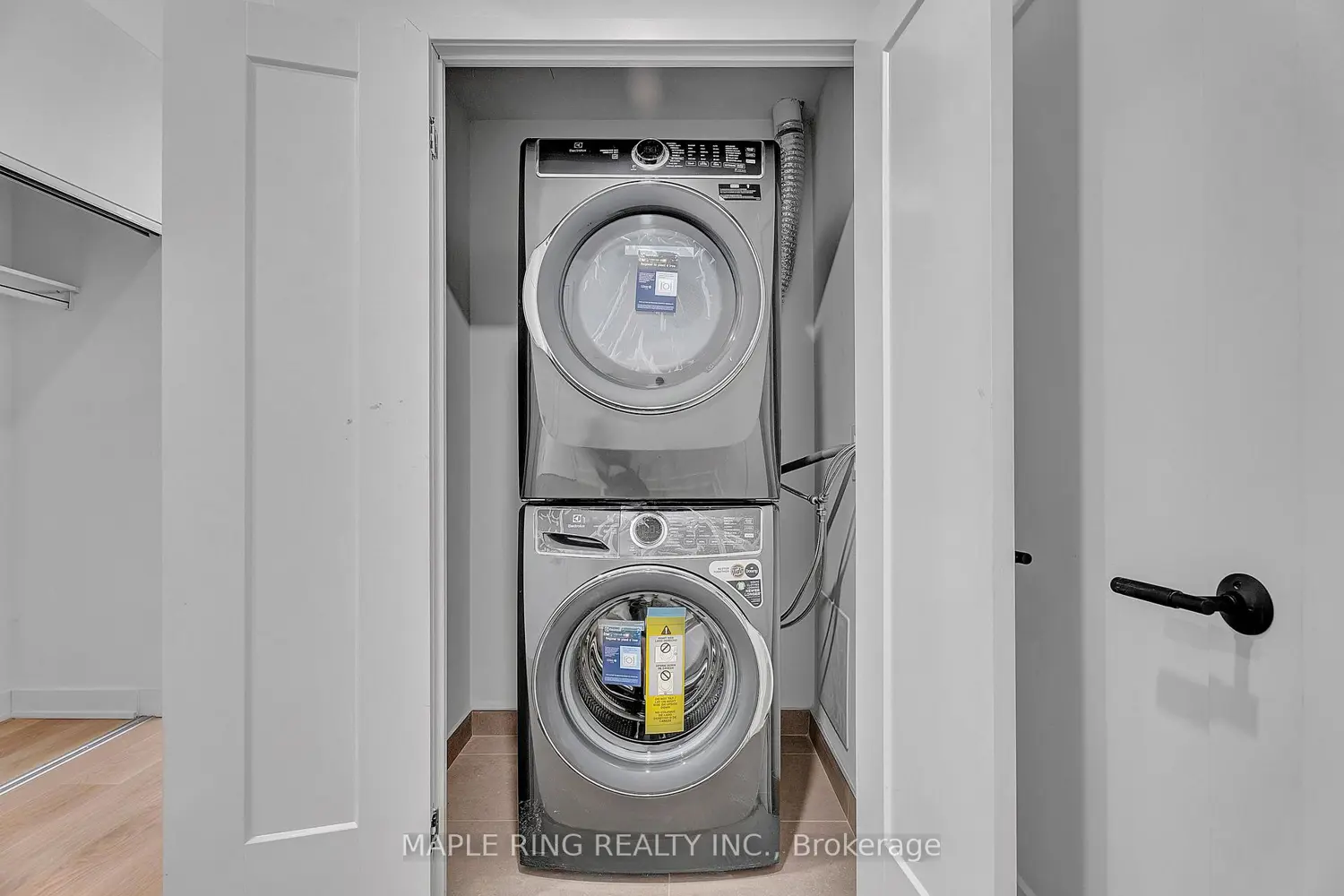 Additional image 20 of 2485 Taunton Road 118