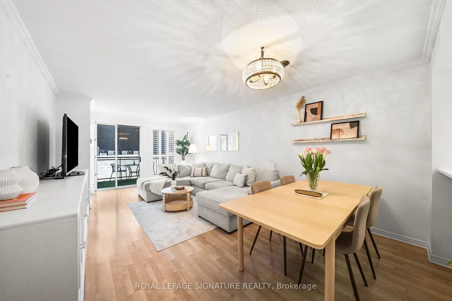18 Hollywood Avenue 206