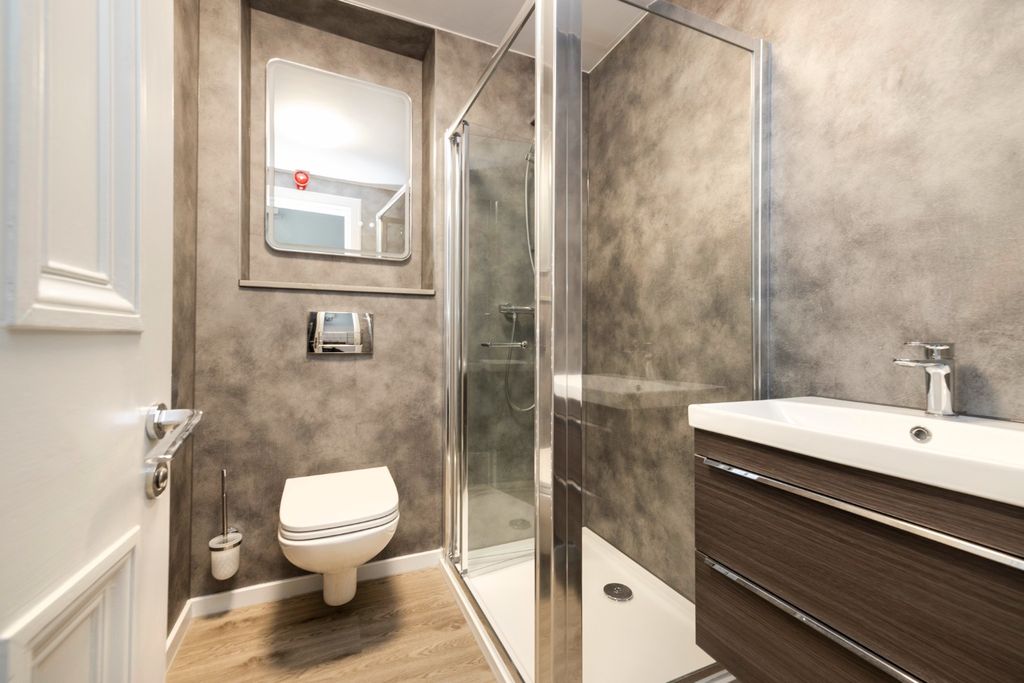 6 bed flat to rentGillespie Crescent, Edinburgh EH10 photo 4