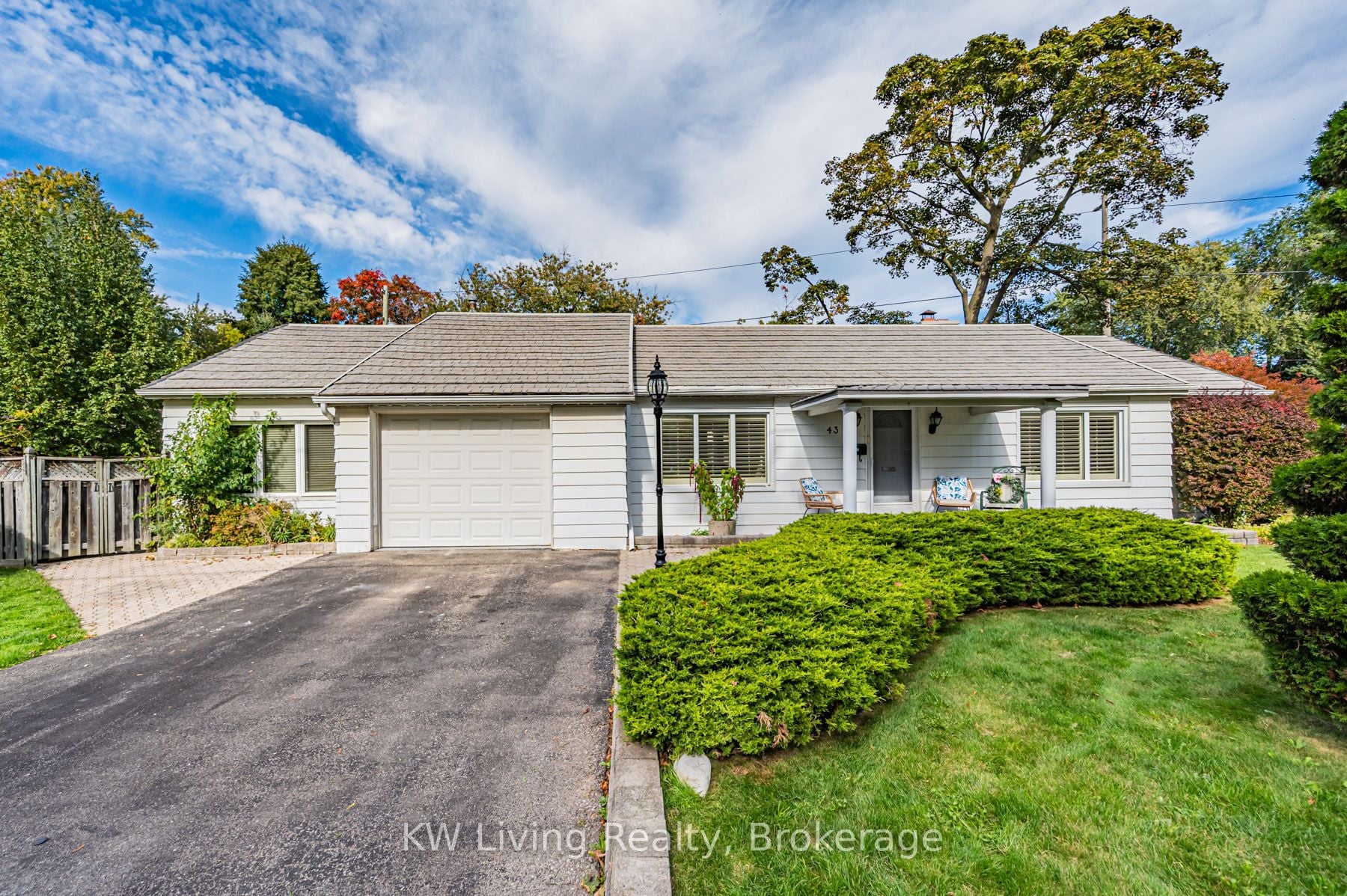 Additional image 2 of 43 Maple Avenue S, Mississauga, ON, L5H 2R5