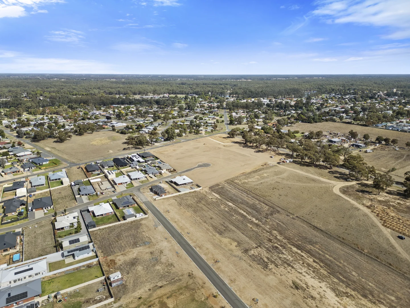 Additional image 5 of 4 - 8 Bruton Street, Tocumwal NSW 2714