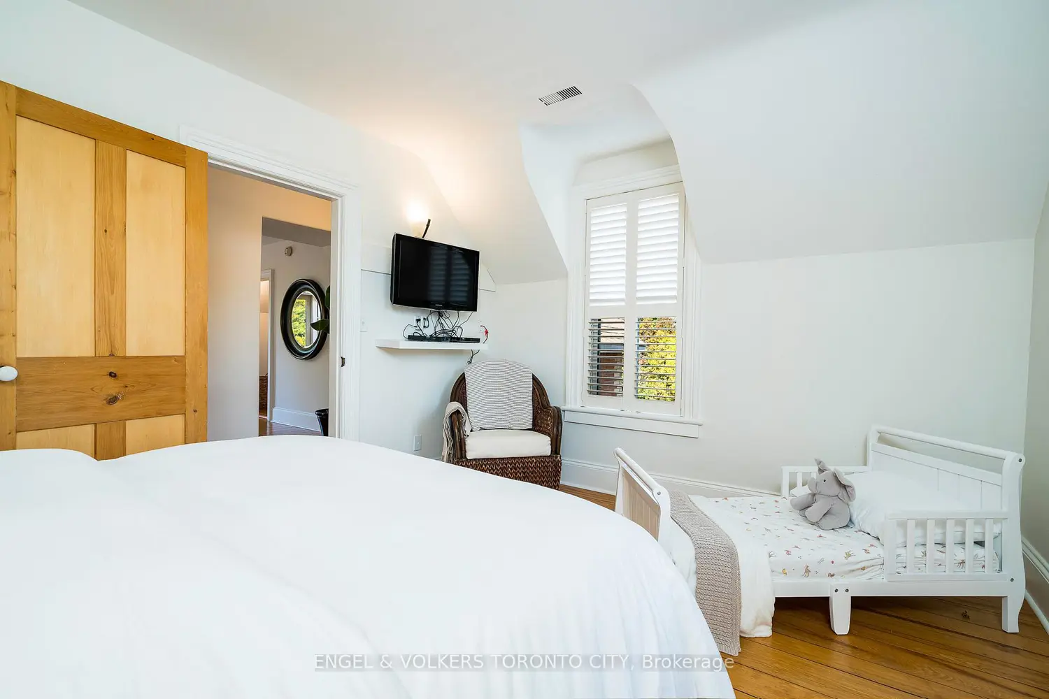 Additional image 11 of 13 Huron Street