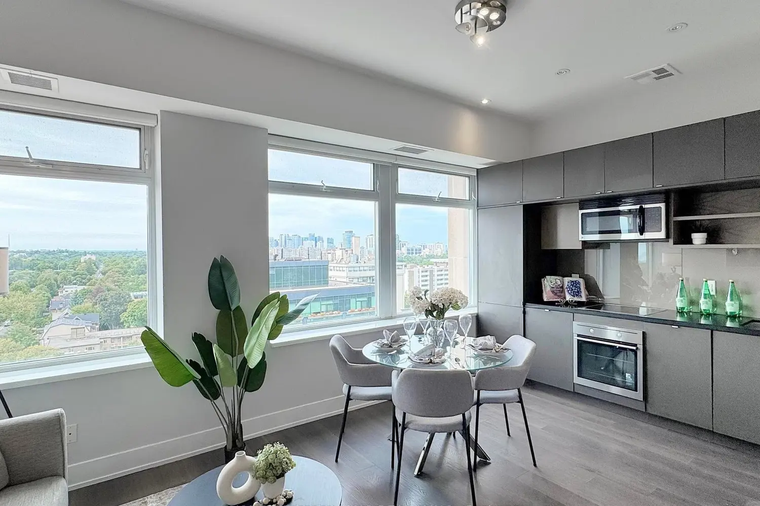 Additional image 10 of 111 St Clair Avenue 1128