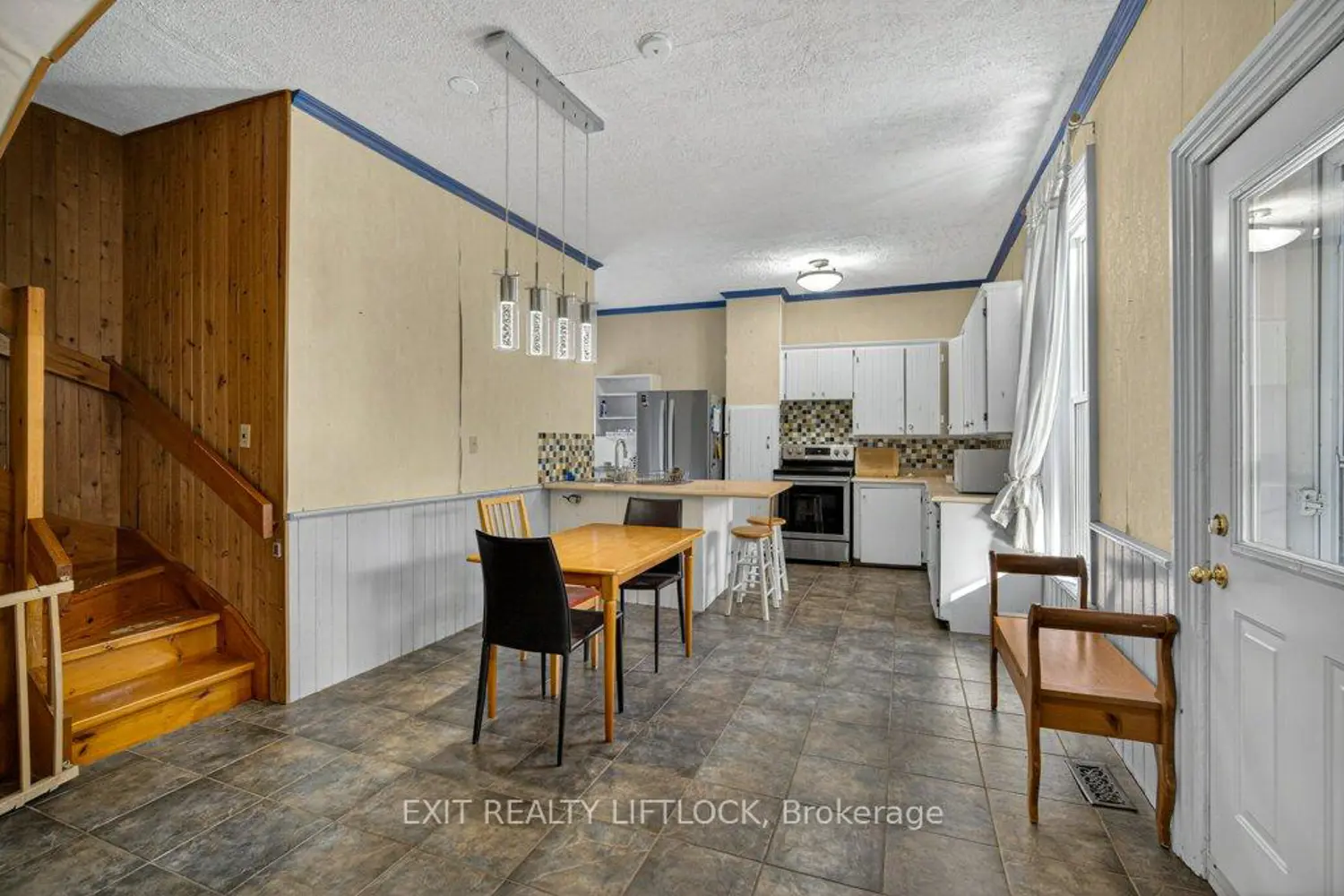 Additional image 7 of 212 Barnardo Avenue