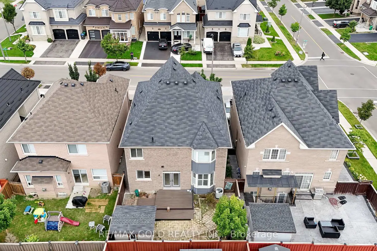 Additional image 18 of 35 Abitibi Lake Drive