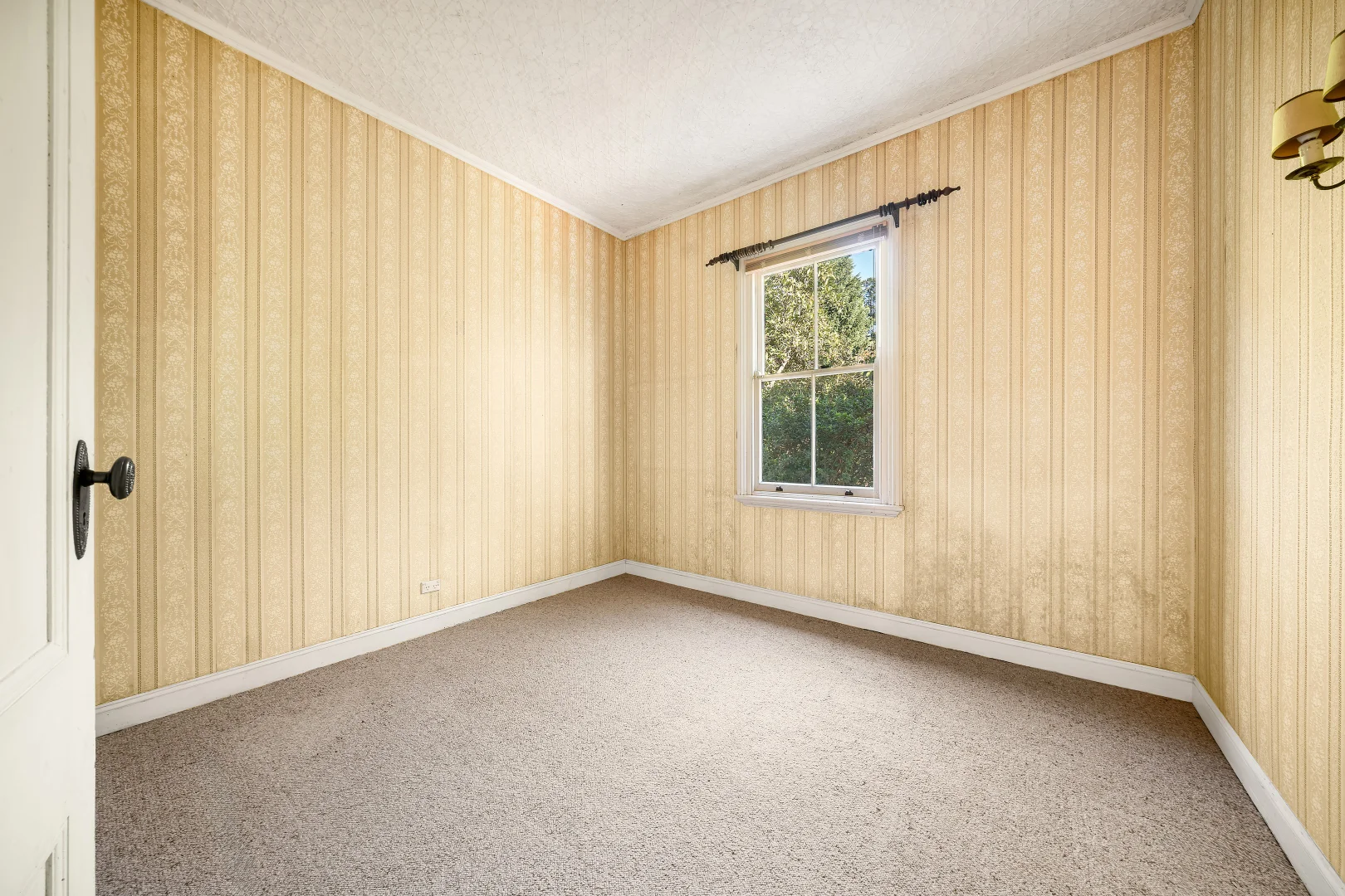 Additional image 7 of 68 Fletcher Street, Wentworth Falls NSW 2782