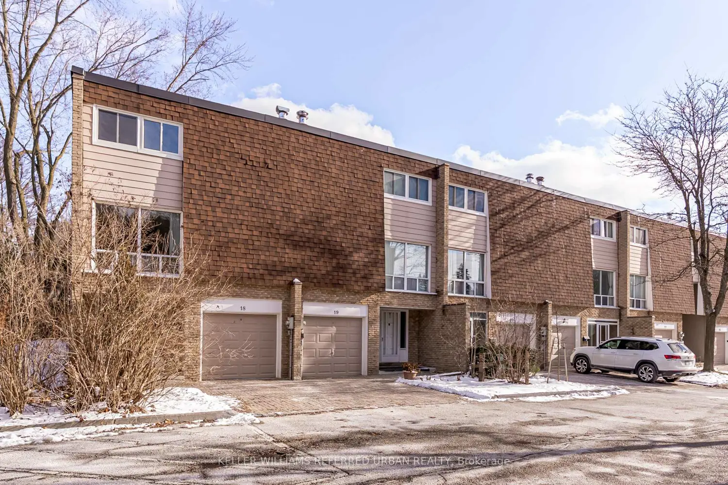 Additional image 20 of 653 Village Parkway 18