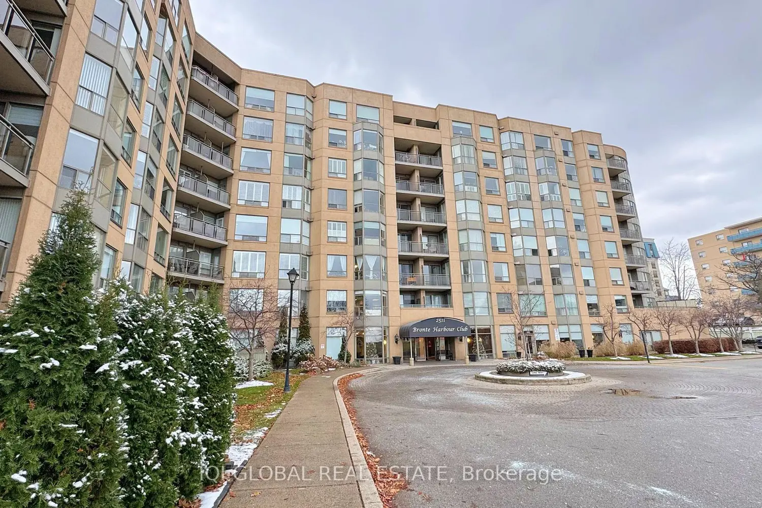 2511 Lakeshore Road 109