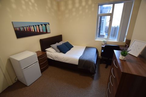 Oakfield, Birmingham B24, Room to rent