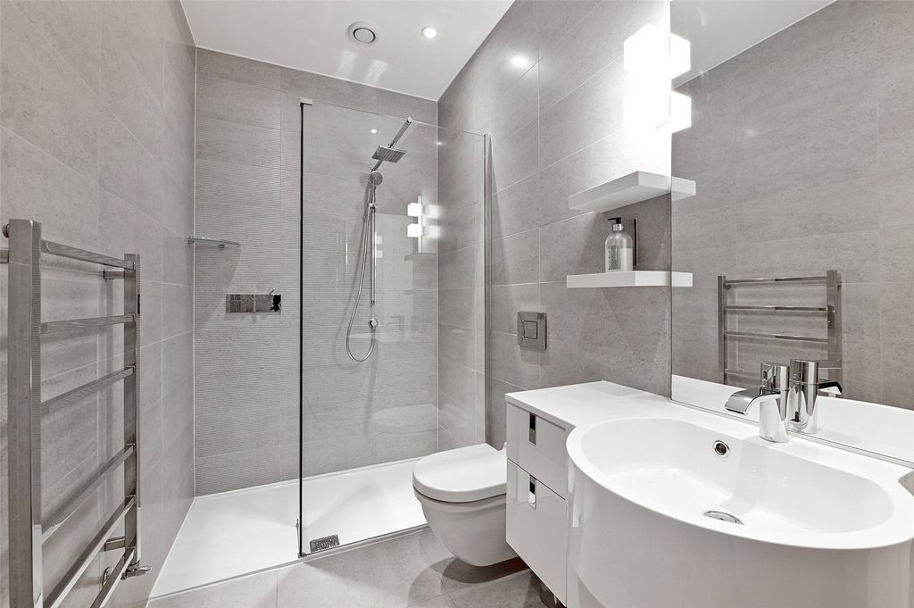 Additional image 9 of 3 bed flat to rentHigh Street, Eton, Windsor, Berkshire SL4