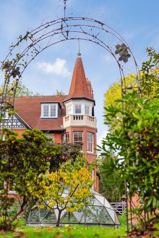 Additional image 18 of 6 bed detached house to rentBridge Road, East Molesey KT8