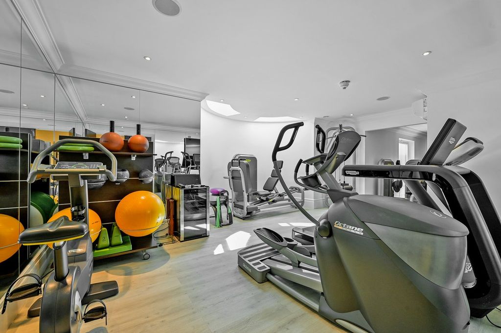 Additional image 37 of 7 bed villa to rentHeathfield Road, Burnham, Slough SL1