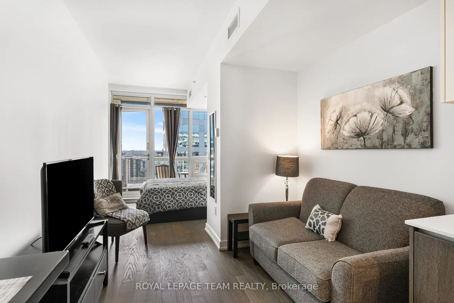 199 Slater Street 2103 photo 4