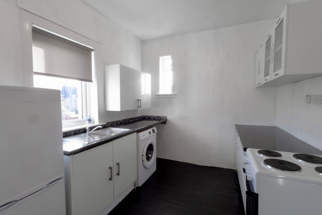 Additional image 9 of 2 bed flat to rentLomond Avenue, Renfrew PA4