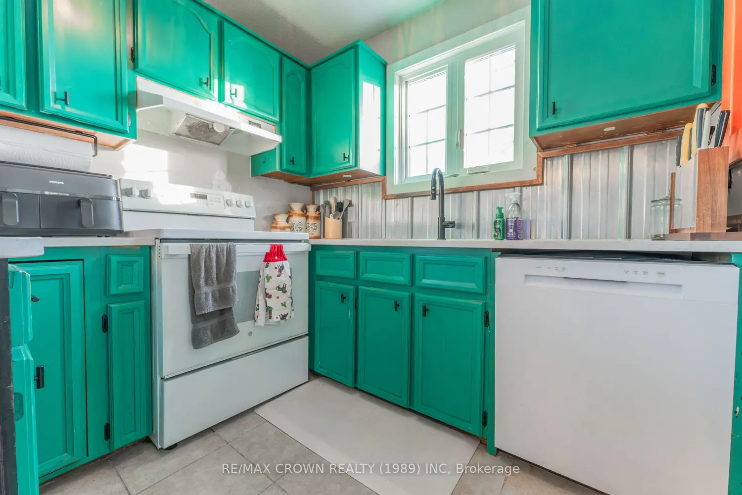 Additional image 3 of 17 Champlain Crescent