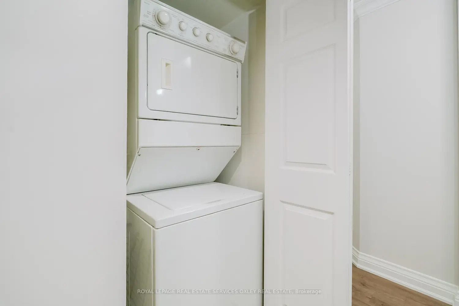 Additional image 6 of 3130 Yonge Street 202