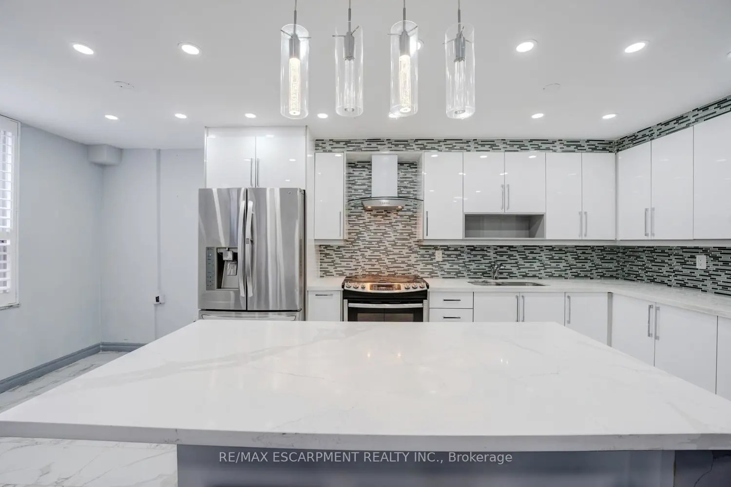 Additional image 7 of 10 Edgecliff Golfway 206
