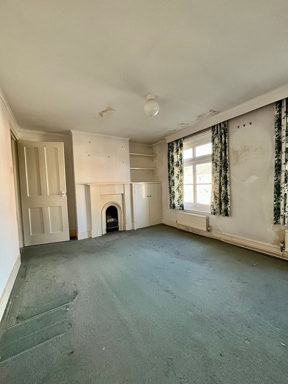 Additional image 9 of 2 bed semi-detached house to rentHavelock Road, Wokingham RG41