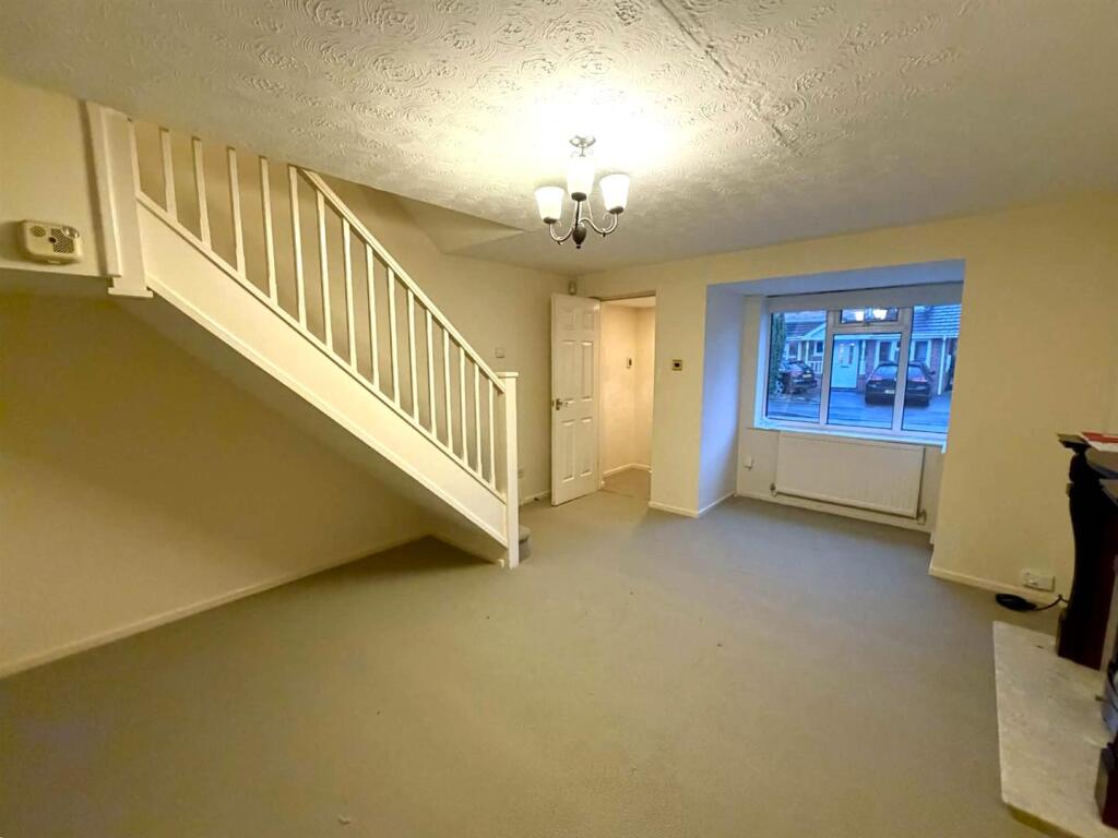 Additional image 2 of *NEW CARPETS THROUGHOUT* York Close, Bournville, Birmingham