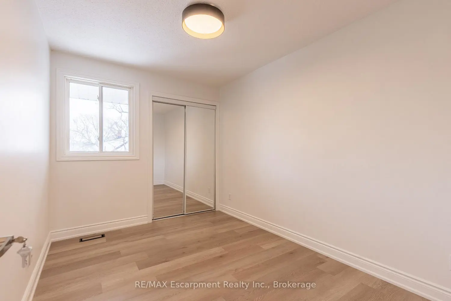 Additional image 17 of 100 Brownleigh Avenue 288