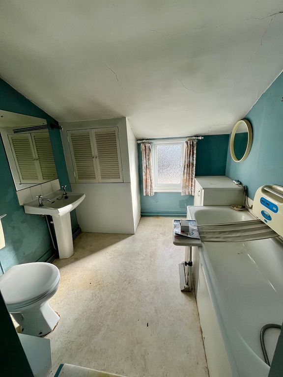 Additional image 11 of 2 bed semi-detached house to rentHavelock Road, Wokingham RG41