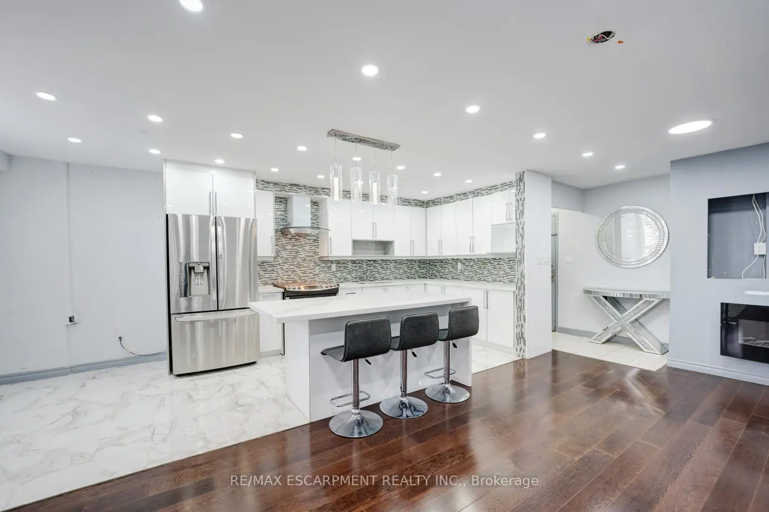 Additional image 9 of 10 Edgecliff Golfway 206