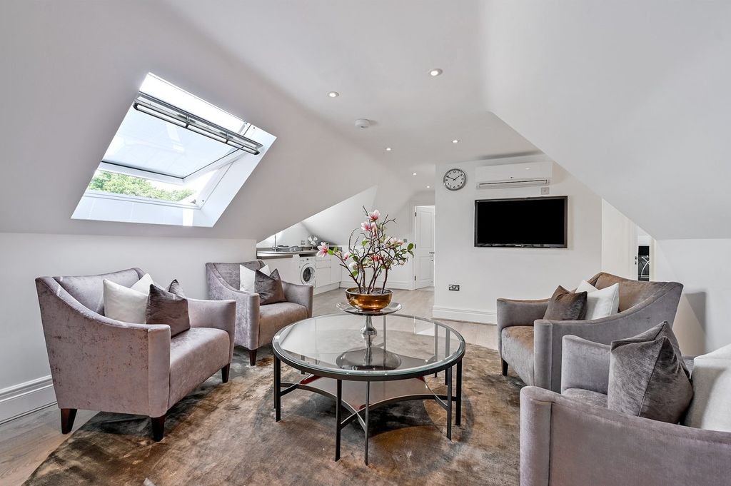 Additional image 11 of 7 bed villa to rentHeathfield Road, Burnham, Slough SL1