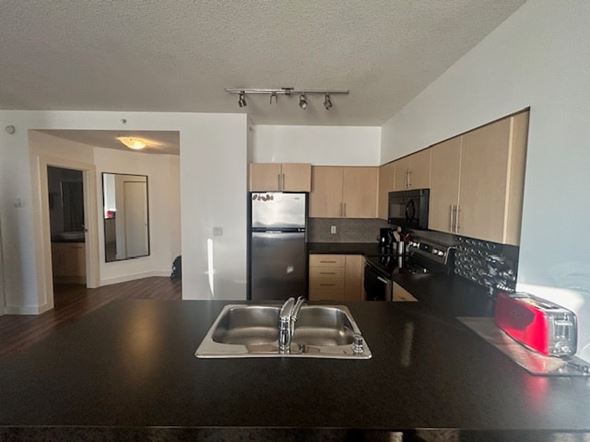 #1305, 10136 104 Street Northwest, Edmonton, AB, T5J 0B5