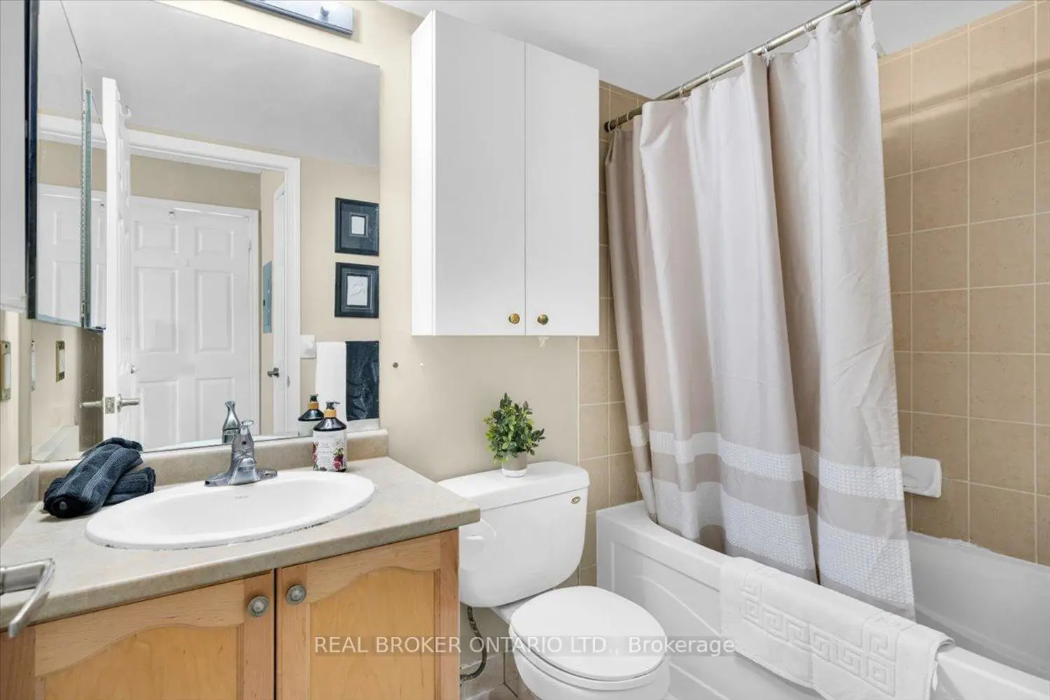 Additional image 8 of 335 Rathburn Road 312