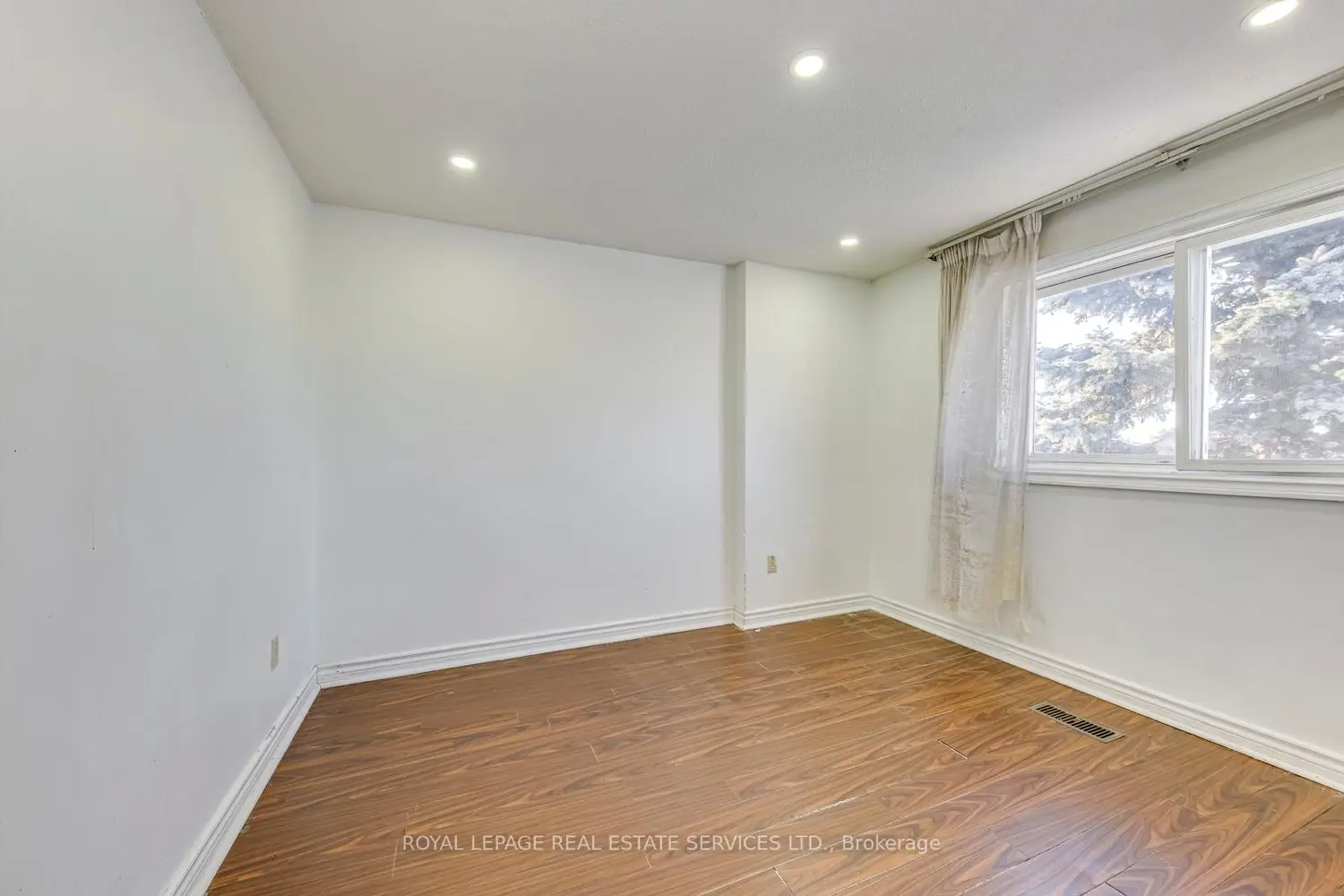 Additional image 12 of 66 Banting Crescent