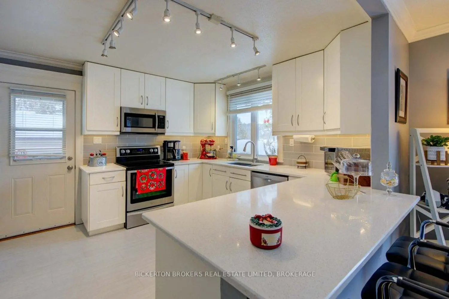 Additional image 12 of 4 Lakeview Drive