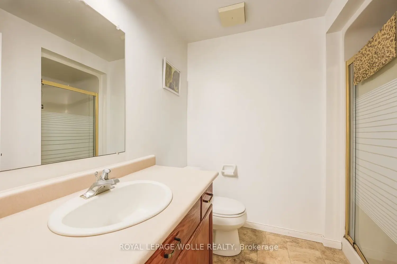 Additional image 5 of 465 Woolwich Street 17