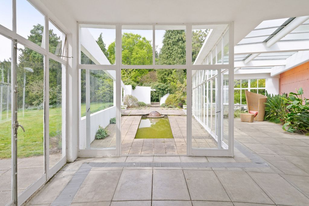 Additional image 16 of 6 bed country house to rentSt. Anns Hill Road, Chertsey KT16