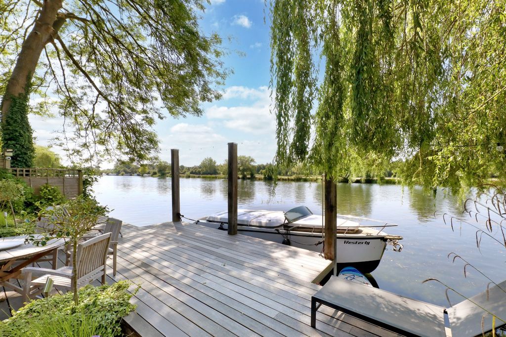 Additional image 8 of 7 bed detached house to rentRiversdale, Bourne End, Buckinghamshire SL8