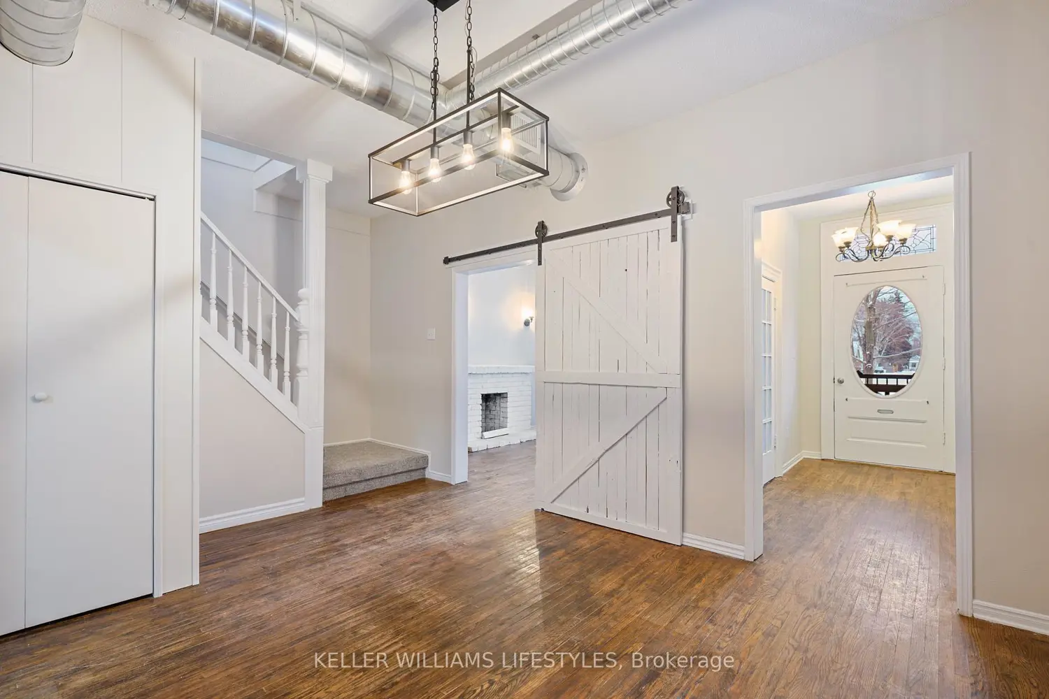 21 Elmwood Avenue photo 2