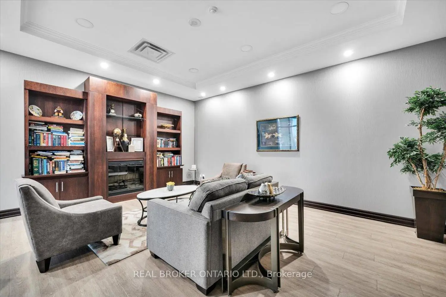 Additional image 3 of 335 Rathburn Road 312