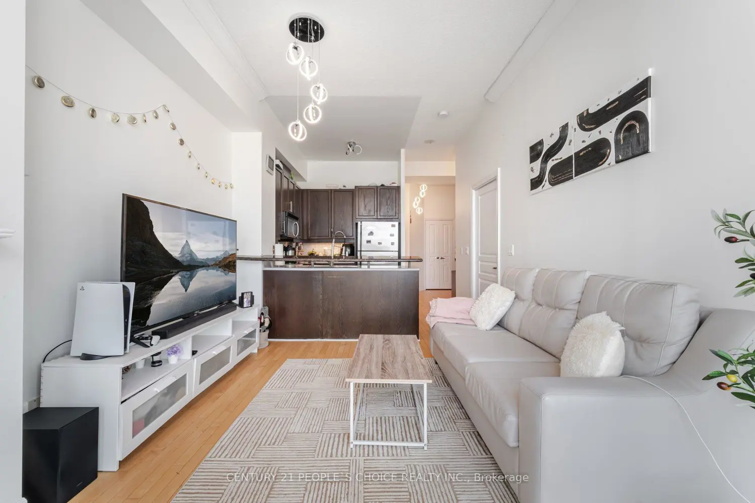 Additional image 7 of 3939 Duke Of York Boulevard 3304