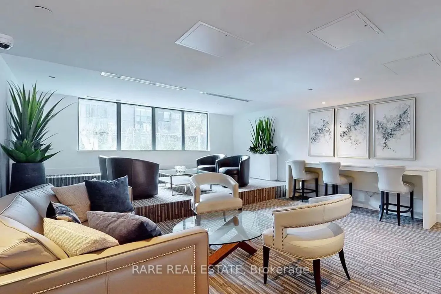 Additional image 18 of 955 Bay Street 1002