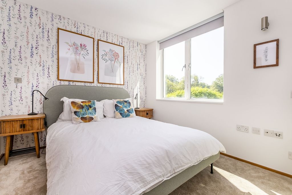 Additional image 4 of 3 bed flat to rentSheen Road, Richmond TW9