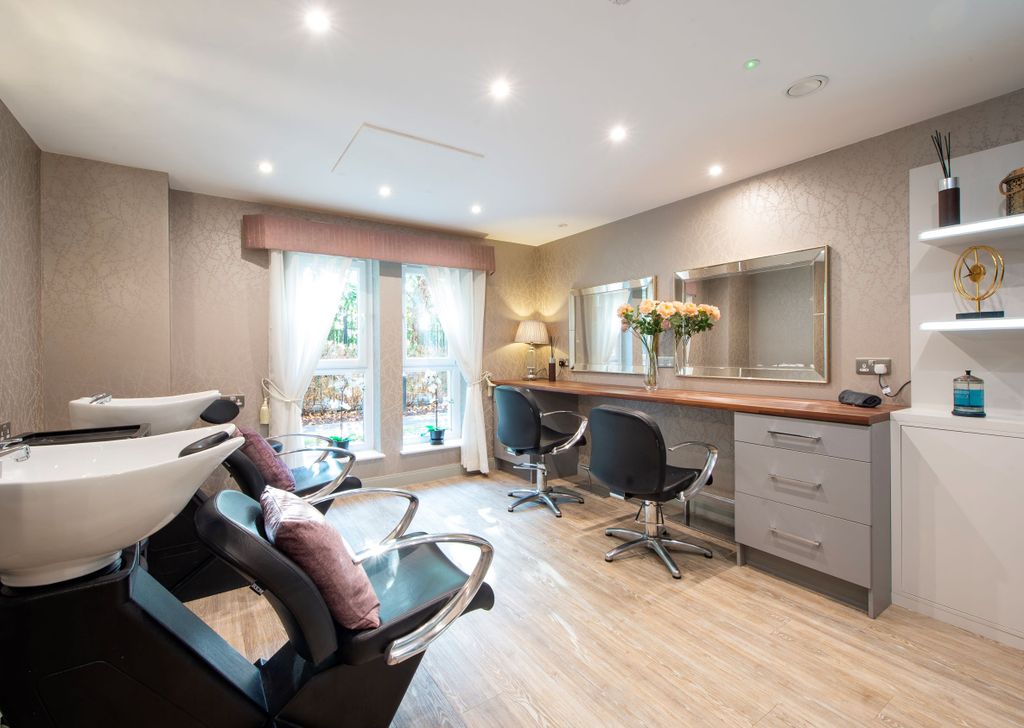 Additional image 13 of 2 bed flat to rentStation Parade, Virginia Water GU25