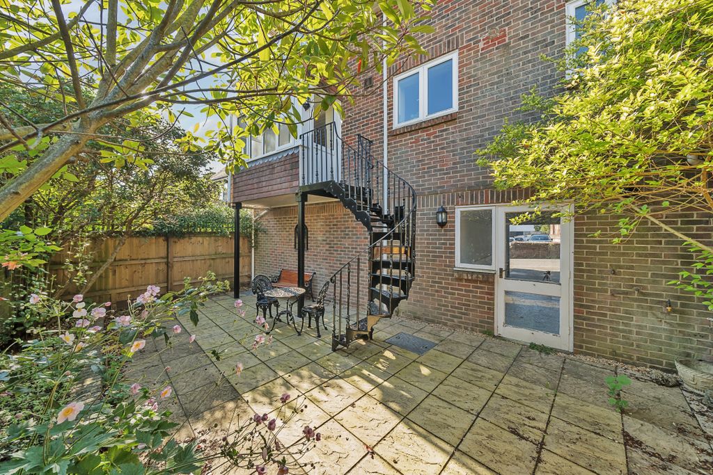 Additional image 6 of 4 bed flat to rentSouthgate Villas, St. James Lane, Winchester SO23