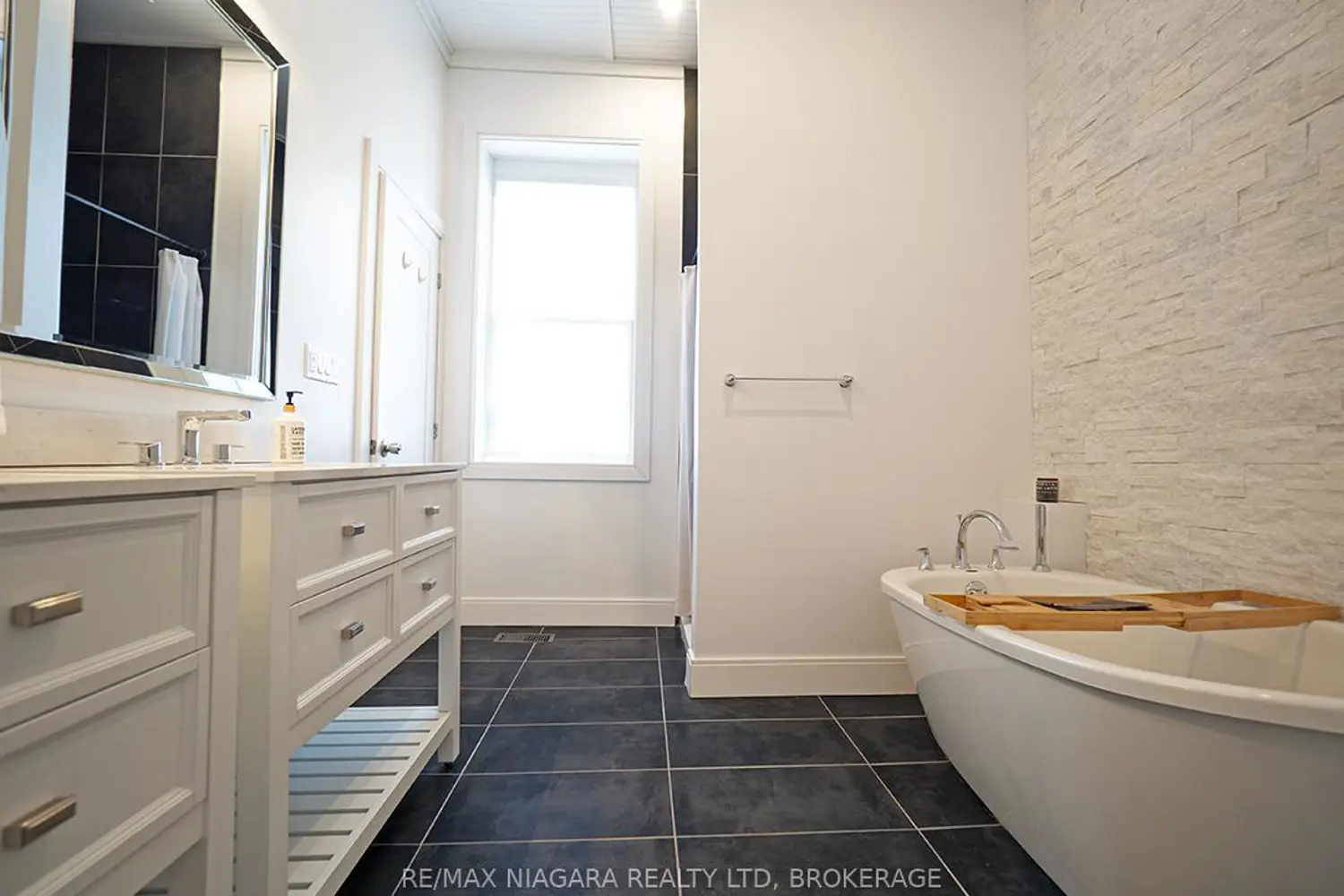 Additional image 16 of 1561 North Shore Drive