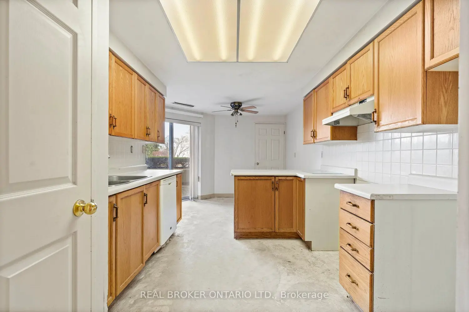 265 Westcourt Place 101