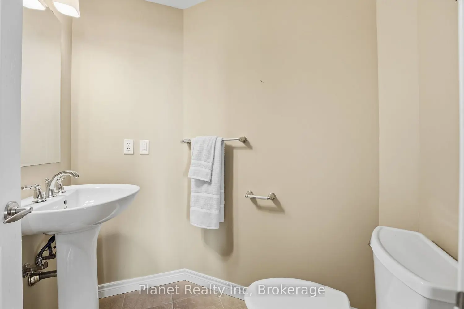 Additional image 8 of 65 Bayberry Drive C305