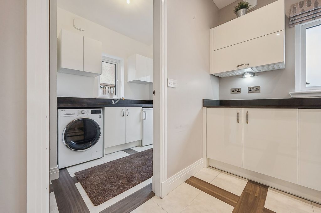 Additional image 13 of 5 bed detached house to rentDalgleish Drive, Bearsden, Glasgow G61