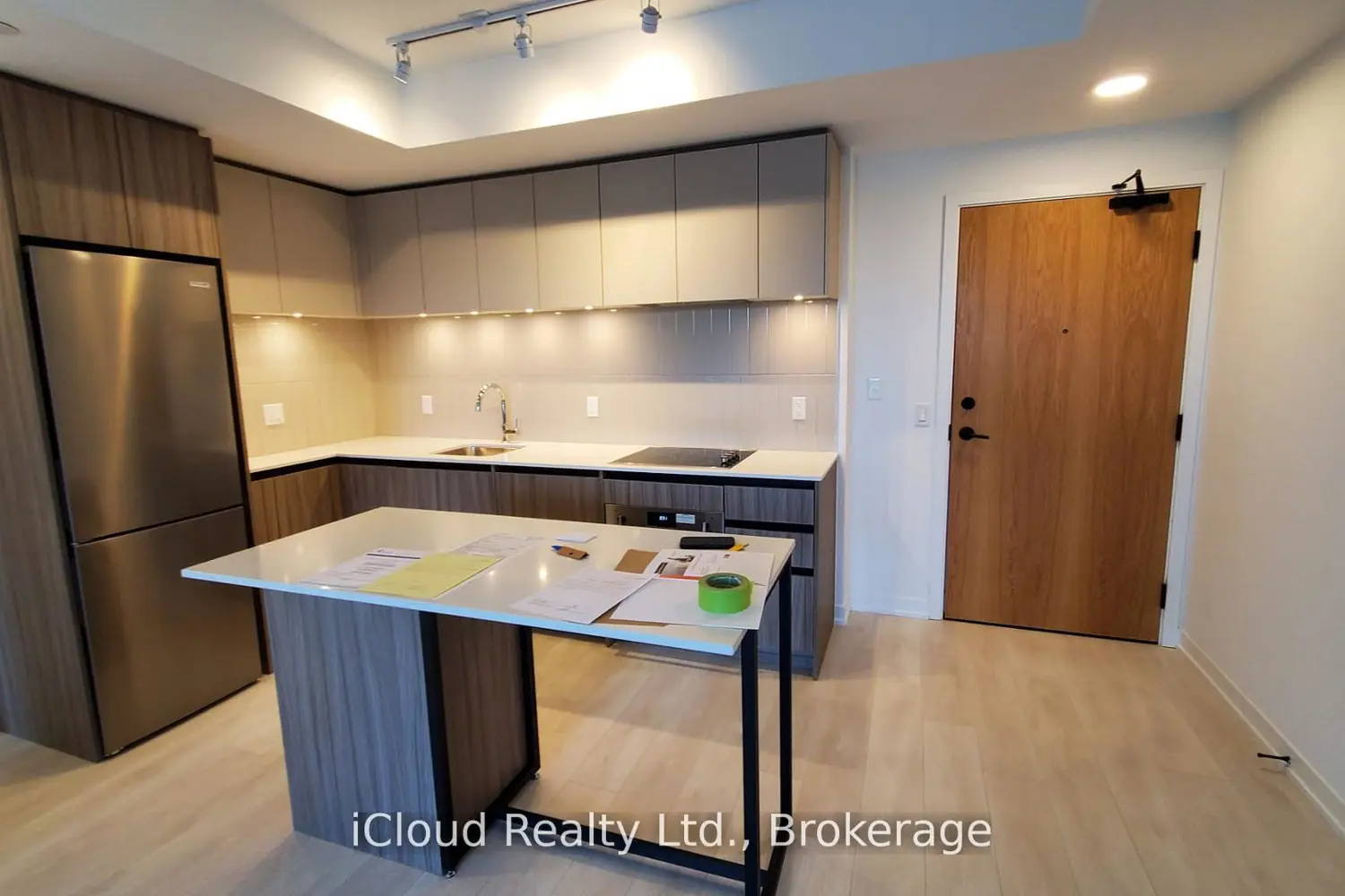 7950 Bathurst Street 210