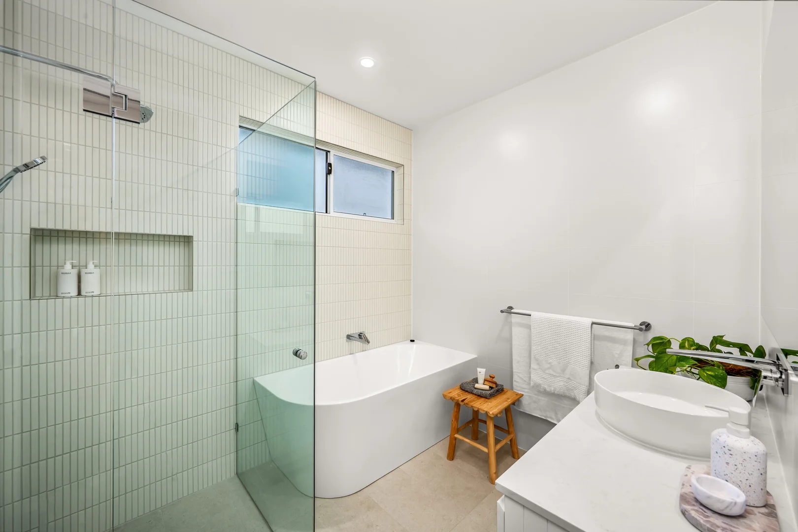 Additional image 15 of 54 Cowlishaw Street, Redhead NSW 2290